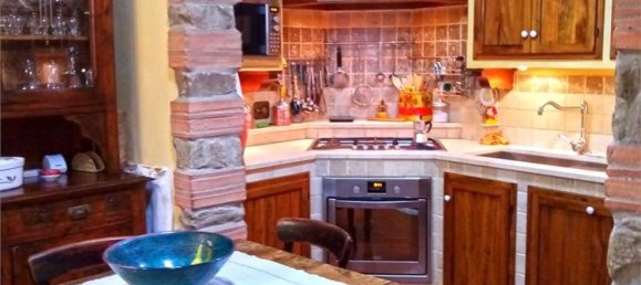 Дом с 6 комнатами в Чивителла ин Валь ди Кьяна, Италия № 200038 12