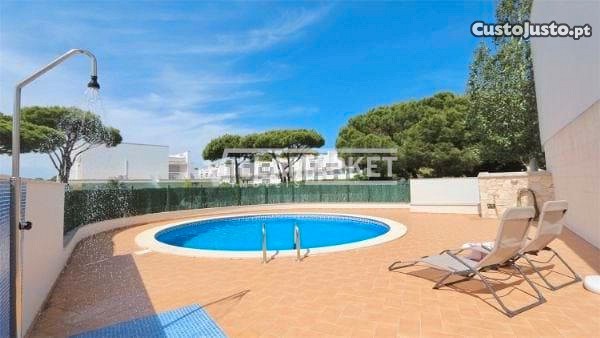 5 chambres Maison à Quarteira, Portugal No. 156940