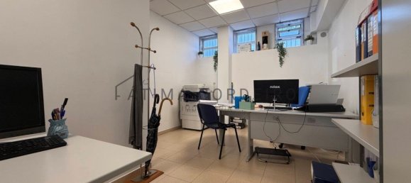 Gewerbliche Immobilie in Corroios, Portugal 123m², Nr. 340227 9