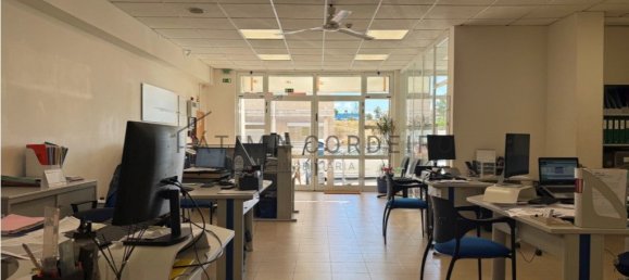 Gewerbliche Immobilie in Corroios, Portugal 123m², Nr. 340227 2