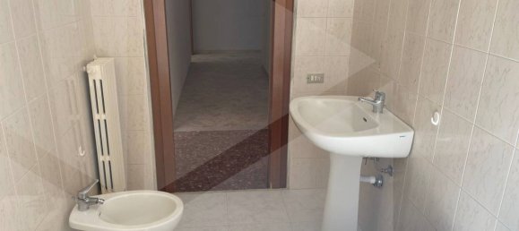 3 rooms Apartment in Bari, Italy No. 34286 25