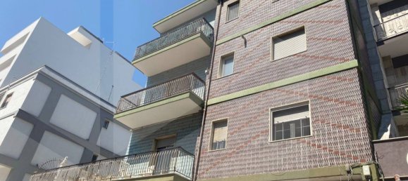 3 rooms Apartment in Bari, Italy No. 34286 28