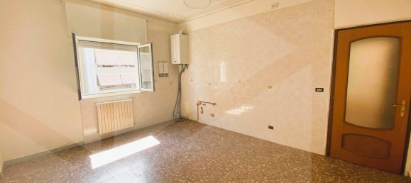 3 rooms Apartment in Bari, Italy No. 34286 8