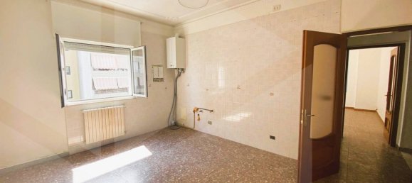 3 rooms Apartment in Bari, Italy No. 34286 10