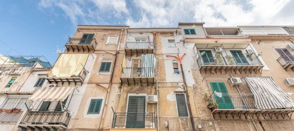 2 rooms Apartment in Palermo, Italy No. 303094 3