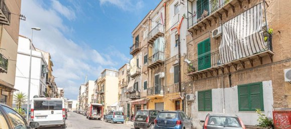 2 rooms Apartment in Palermo, Italy No. 303094 2