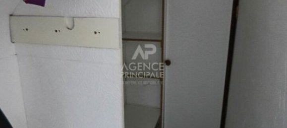 3 bedrooms House in Poissy, France No. 165044 9