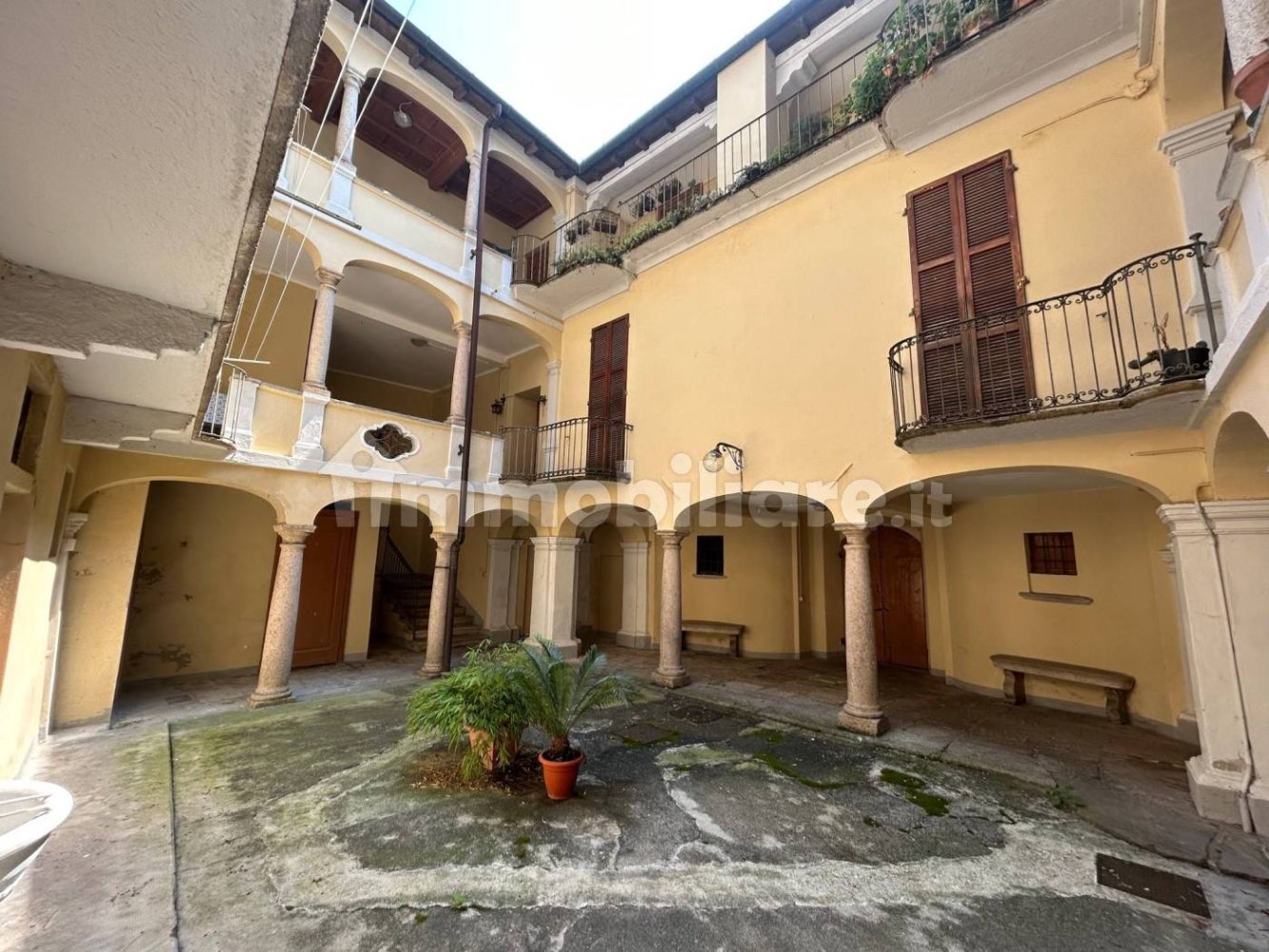 2 bedrooms Apartment in Maccagno con Pino e Veddasca, Italy No. 71640