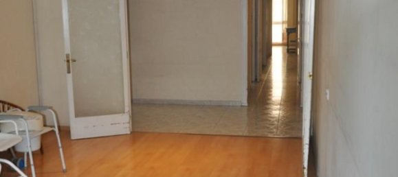 Apartamento de 3 habitaciónes en Barcelona, Spain No. 407 7