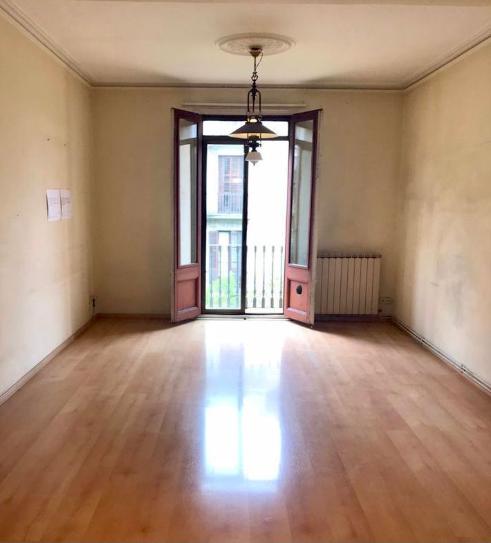 Apartamento de 3 habitaciónes en Barcelona, Spain No. 407