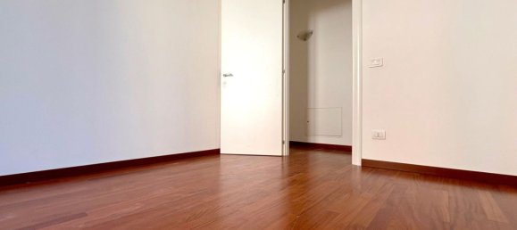 3 rooms Apartment in Pontenure, Italy No. 7089 8