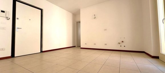 3 rooms Apartment in Pontenure, Italy No. 7089 3