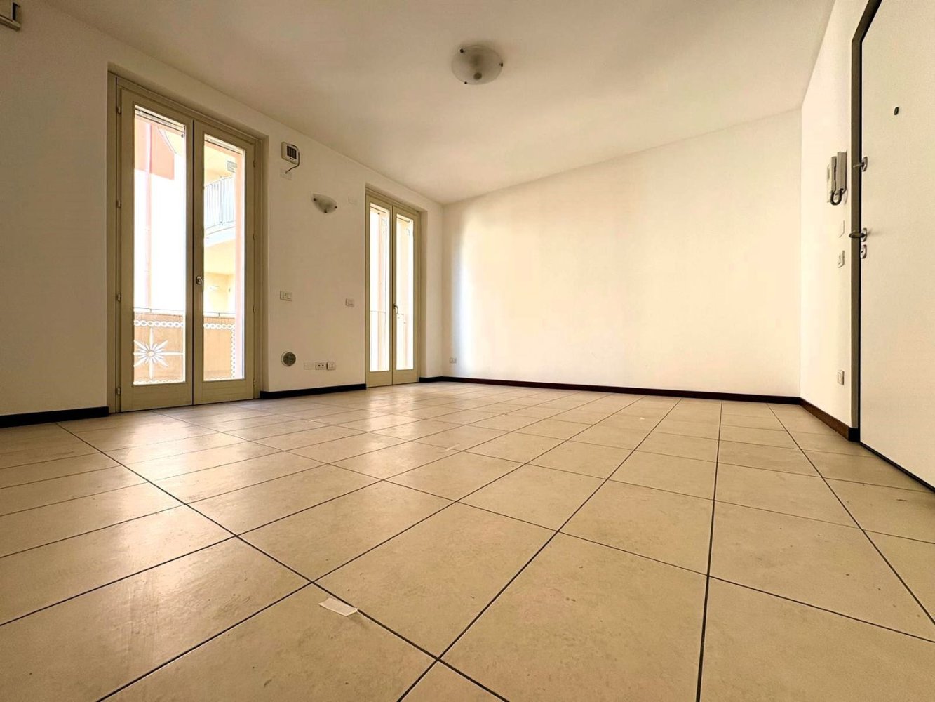 3 rooms Apartment in Pontenure, Italy No. 7089