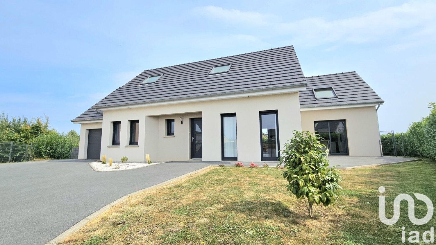 3 bedrooms Villa in Harcy, France No. 316854