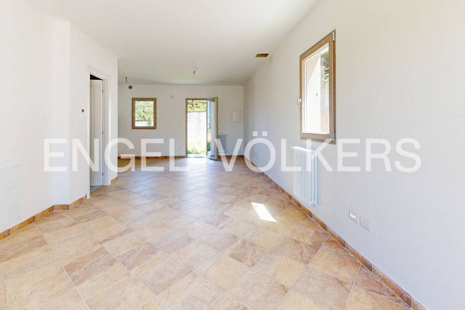 Дом с 3 спальнями в Сан Бенедетто Валь ди Самбро, Италия № 274597