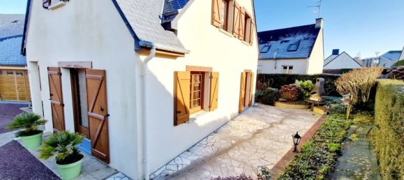 4 bedrooms House in Saint-Lo, France No. 192589 7