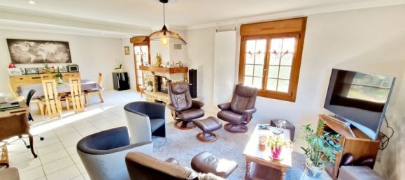 4 bedrooms House in Saint-Lo, France No. 192589 10