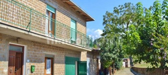 Casa de 4 dormitorios en Monteleone d'Orvieto, Italy No. 156993 2