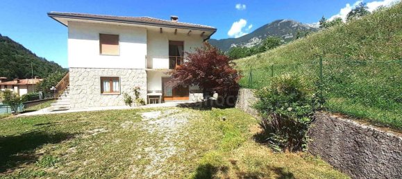 Дом с 10 комнатами в Клузоне, Италия № 86655 3