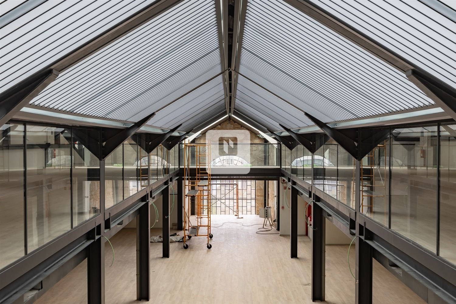 1628m² Building in Porto, Portugal No. 146089