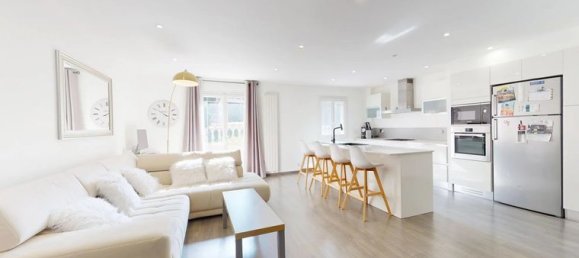 4 bedrooms House in Montfermeil, France No. 354710 2