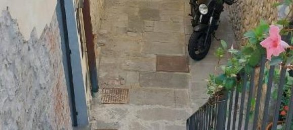 Дом с 7 комнатами в Капрая э Лимите, Италия № 17643 5