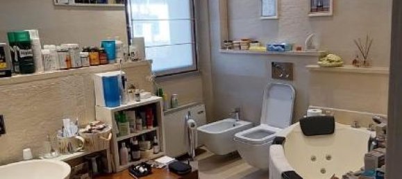 Дом с 7 комнатами в Капрая э Лимите, Италия № 17643 7