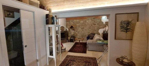 Дом с 7 комнатами в Капрая э Лимите, Италия № 17643 12