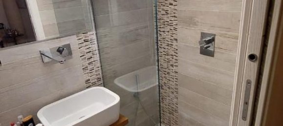 Дом с 7 комнатами в Капрая э Лимите, Италия № 17643 9