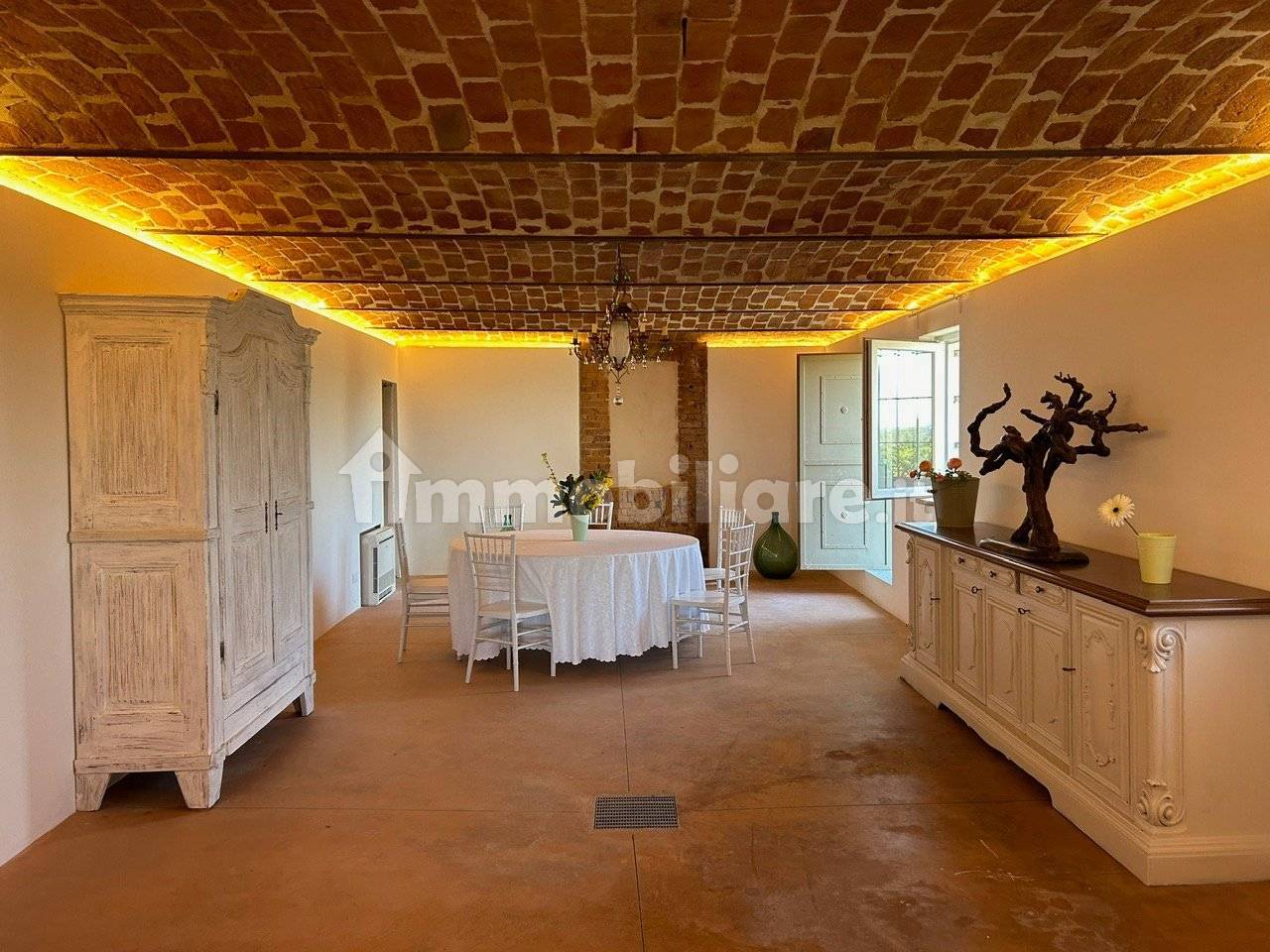 Дом с 4 спальнями в Сан Дамьяно д'Асти, Италия № 137804