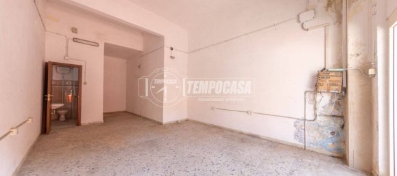 Imóvel comercial de 1 divisão em Rome, Italy N.º 293162 3
