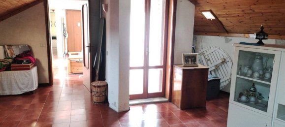 5 rooms Penthouse in Catania, Italy No. 108013 16