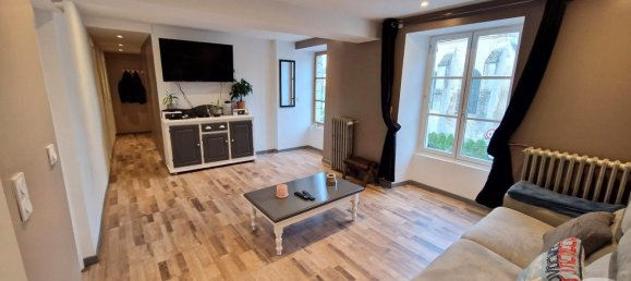 Casa de 3 dormitorios en Oise, France No. 77805 2