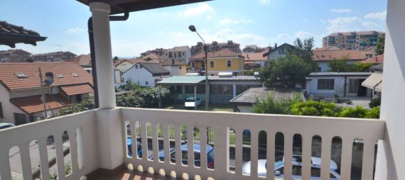 2 bedrooms Apartment in Grugliasco, Italy No. 305384 2