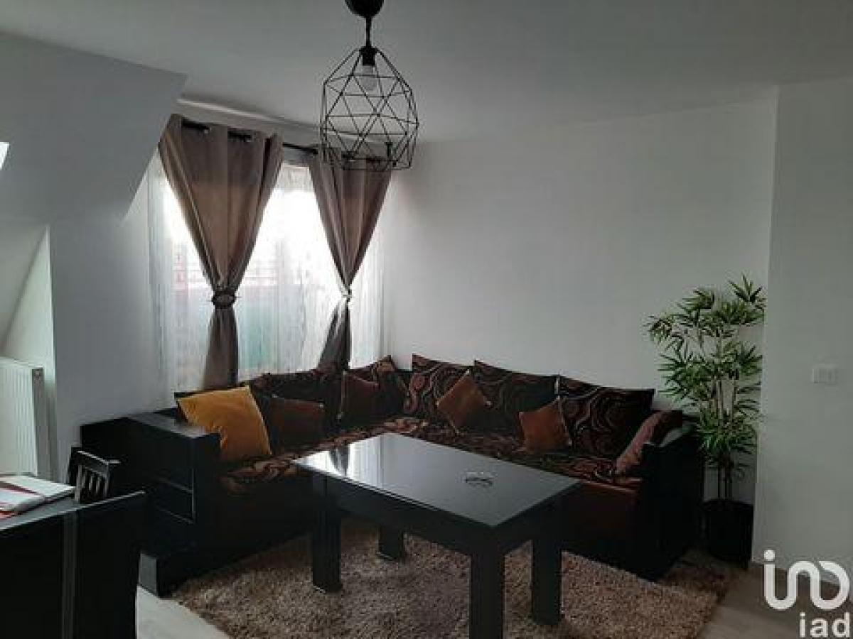 3 bedrooms Condo in Sartrouville, France No. 24112