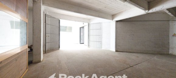 809m² Commercial property in Genoa, Italy No. 12779 35
