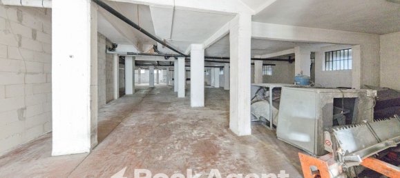 809m² Commercial property in Genoa, Italy No. 12779 33