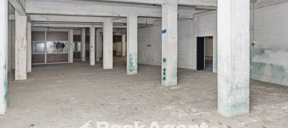 809m² Commercial property in Genoa, Italy No. 12779 30