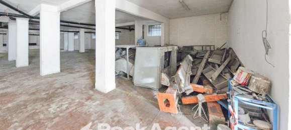 809m² Commercial property in Genoa, Italy No. 12779 40