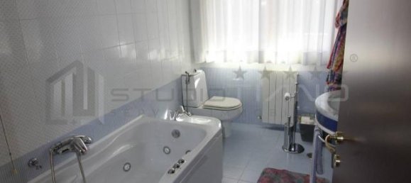 7 rooms Apartment in Cosenza, Italy No. 144888 12