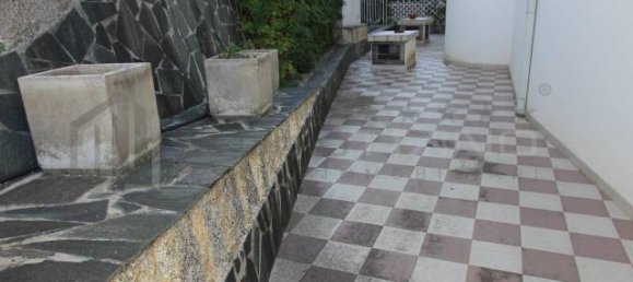 7 rooms Apartment in Cosenza, Italy No. 144888 4