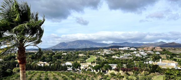 3 bedrooms Penthouse in Marbella, Spain No. 24633 4