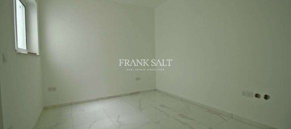 4 chambres Appartement à Pieta, Malta No. 4448 3