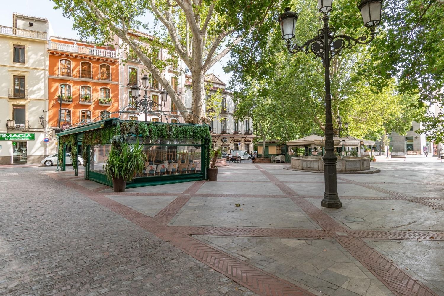 Apartamento de 6 dormitorios en Granada, Spain No. 233997