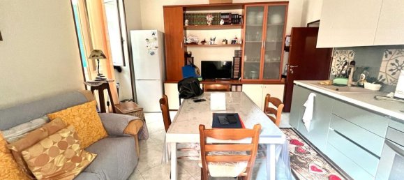 3-salle Appartement à Pozzuoli, Italy No. 181569 3