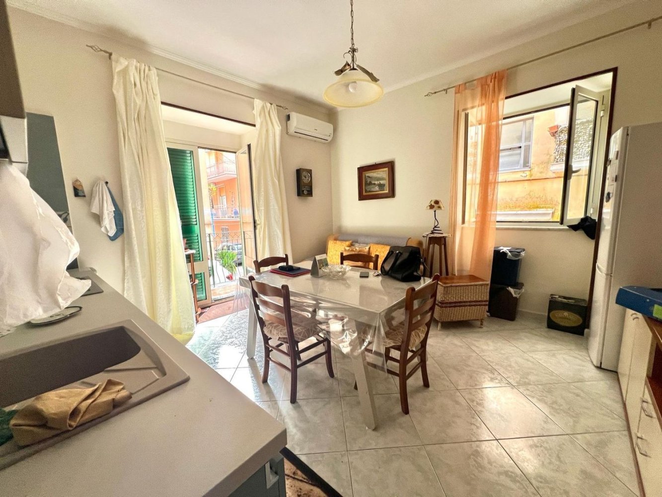 3-salle Appartement à Pozzuoli, Italy No. 181569