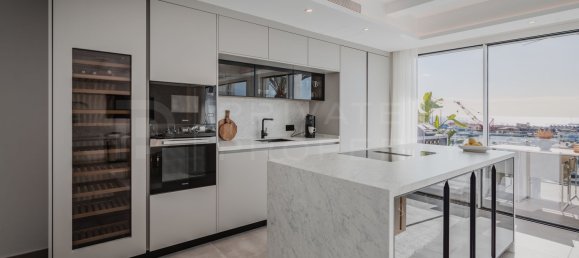 4 bedrooms Penthouse in Marbella, Spain No. 46443 12