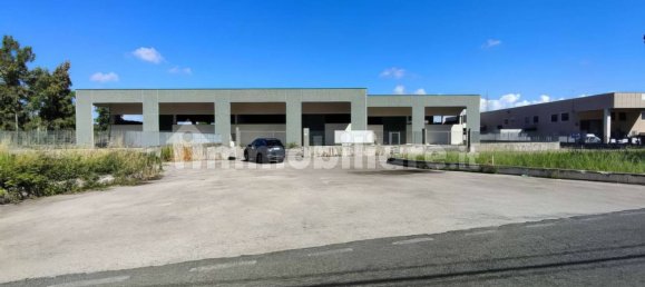 Склад с 5 комнатами в Сабаудия, Италия № 47733 3