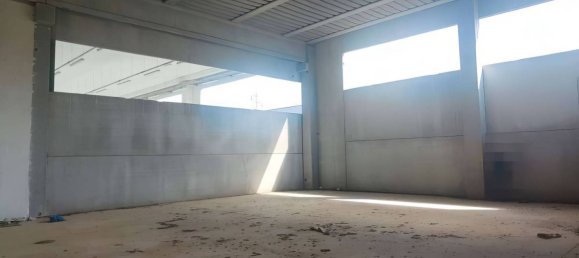 Склад с 5 комнатами в Сабаудия, Италия № 47733 18