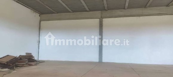 Склад с 5 комнатами в Сабаудия, Италия № 47733 9